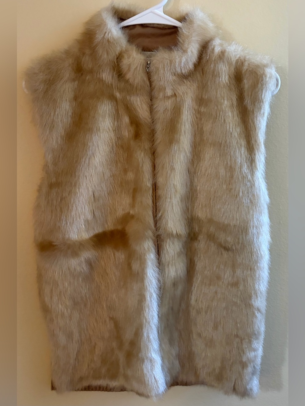KITKAT women’s Faux Fur Sleeveless Vest in Light Beige size small